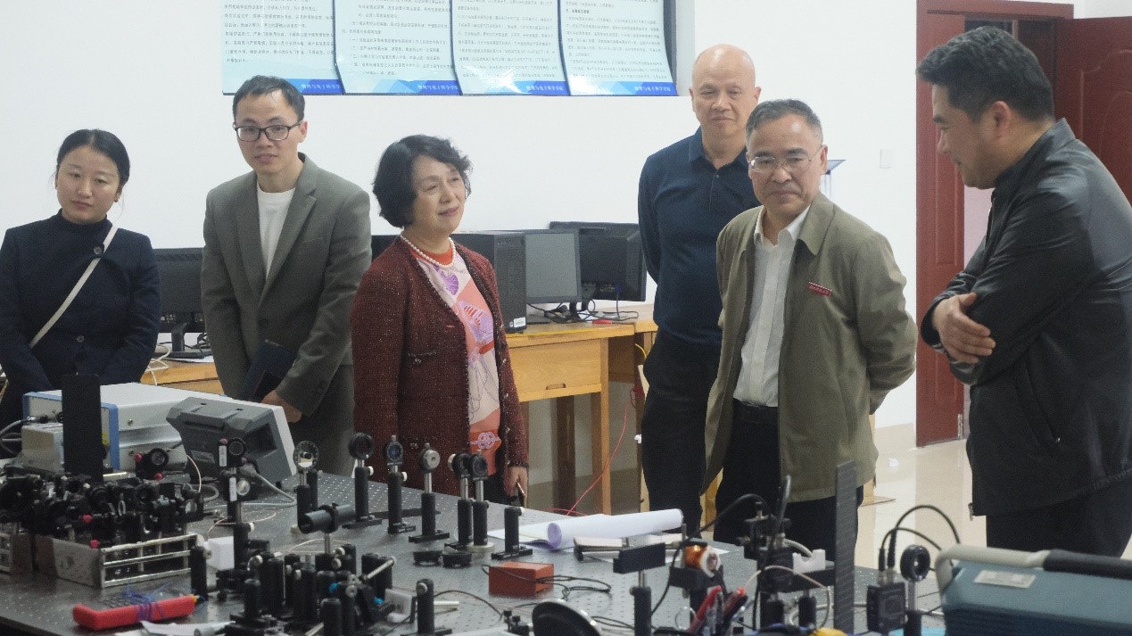 39402ddb572e48baa9ad0658f74d1fab.jpg 39402ddb572e48baa9ad0658f74d1fab.jpg