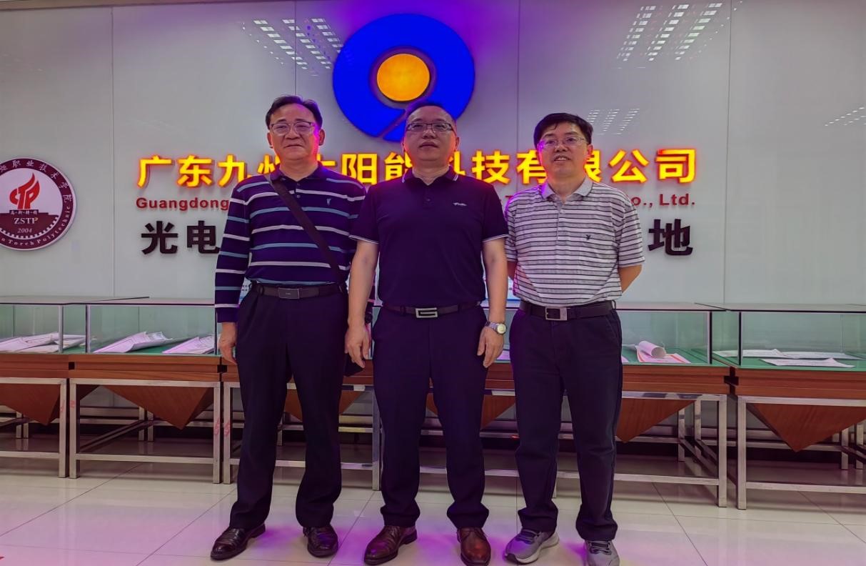 84e1fa30e9ce4ca29533856095fcc0db.jpg 84e1fa30e9ce4ca29533856095fcc0db.jpg